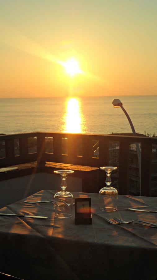 San Carlo - Terrazzo Sul Mare Con Ristorante E Pizzeria Bed & Breakfast Zambrone Ngoại thất bức ảnh